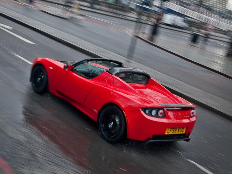  Tesla Roadster Sport 2010 года  (UK) (фото 7 из 13)